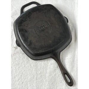 Victoria 10-Inch Cast Iron Skillet Pre-Seasoned Cast-Iron 10 Inch Black Used